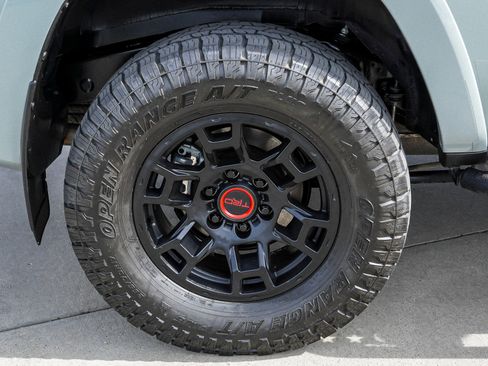 Certified 2023 Toyota 4Runner TRD Off-Road Premium w/ Moonroof Package AWD/4WD image 11
