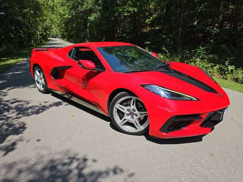 Used 2021 Chevrolet Corvette Stingray Convertible w/ Z51 Performance Package RWD image 2