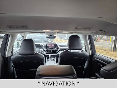Used 2022 Toyota Highlander XLE image 8