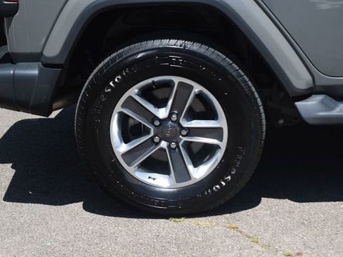 Used 2018 Jeep Wrangler Unlimited Sahara AWD/4WD image 26