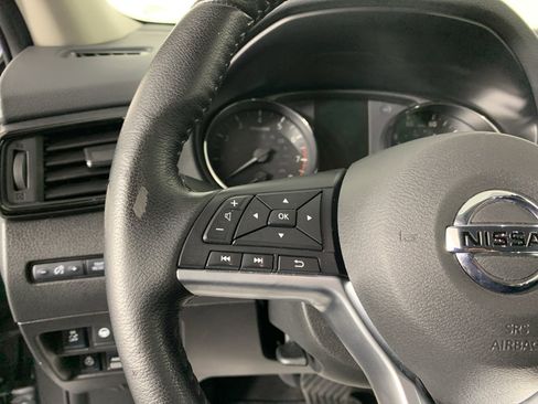 Used 2020 Nissan Rogue SV w/ Premium Package image 19