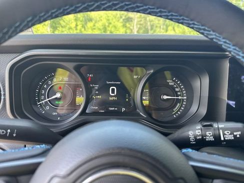 Certified 2025 Jeep Wrangler Unlimited Rubicon 4xe w/ Convenience Group AWD/4WD image 25