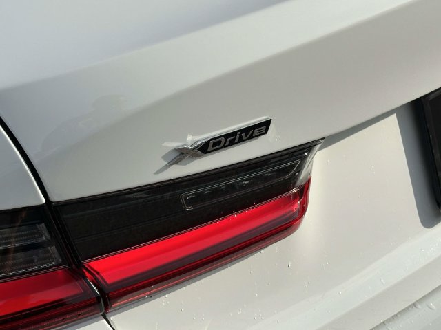 Certified 2024 BMW 330i xDrive Sedan w/ Premium Package AWD/4WD image 16