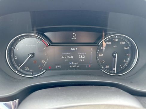 Used 2021 Cadillac XT4 Luxury w/ Cold Weather Package FWD image 12