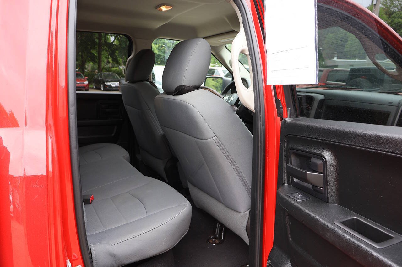 Used 2018 RAM 1500 Express AWD/4WD image 16