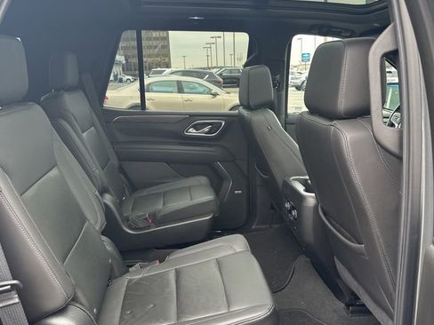 Used 2021 Chevrolet Tahoe LT w/ LT Signature Package image 10