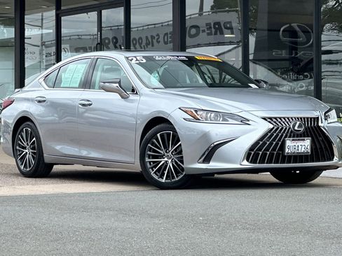 Used 2025 Lexus ES 300h w/ Premium Package FWD image 2