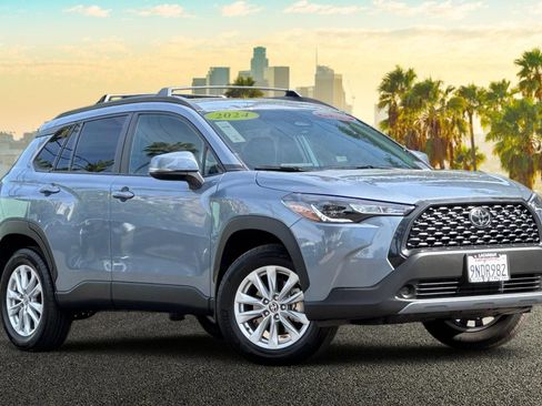 Certified 2024 Toyota Corolla Cross LE image 2