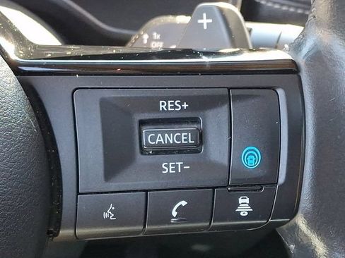 Used 2023 Nissan Rogue SL AWD/4WD image 22
