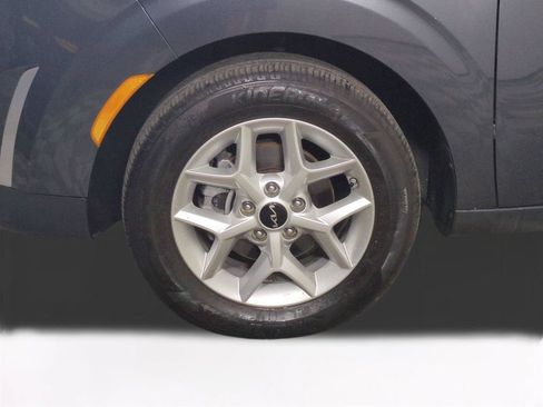 Used 2025 Kia Soul LX w/ LX Technology Package FWD image 11