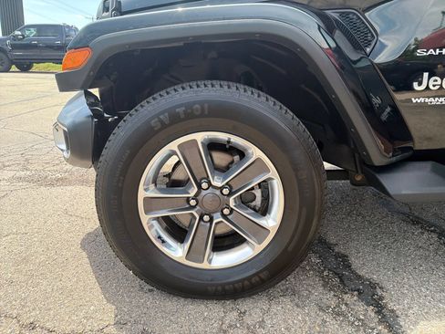 Used 2020 Jeep Wrangler Unlimited Sahara AWD/4WD image 28