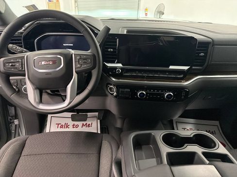 New 2026 GMC Sierra 2500 SLE w/ SLE Value Package; AWD/4WD image 15