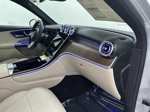 Used 2026 Mercedes-Benz GLC 300 image 27