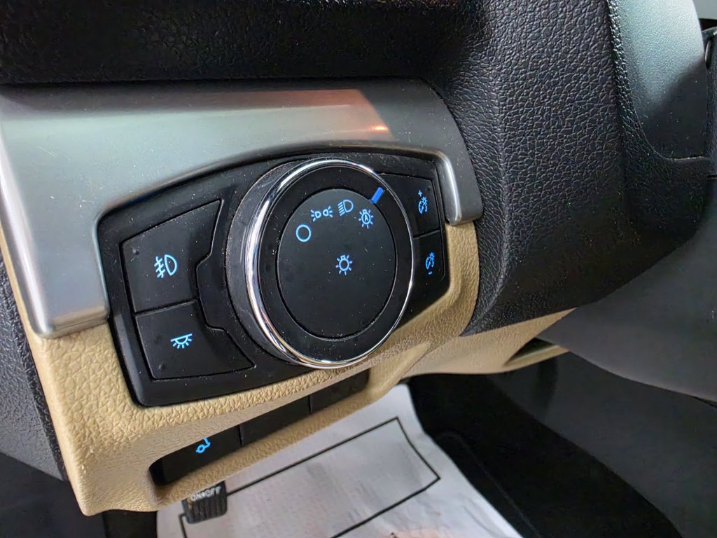 Used 2017 Ford Explorer XLT w/ Equipment Group 202A AWD/4WD image 16