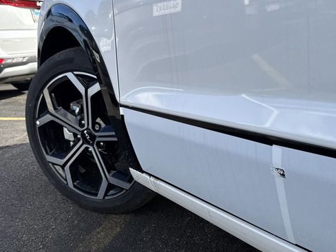 New 2025 Kia Niro EX Touring image 35