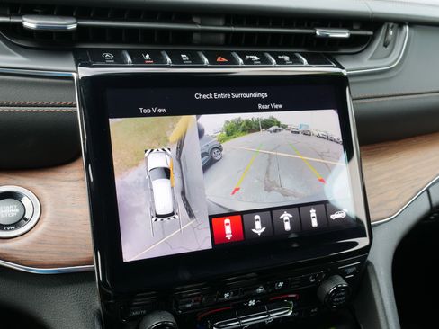 Used 2023 Jeep Grand Cherokee L Summit image 29