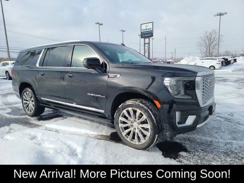 Used 2023 GMC Yukon XL Denali w/ Denali Reserve Package image 1