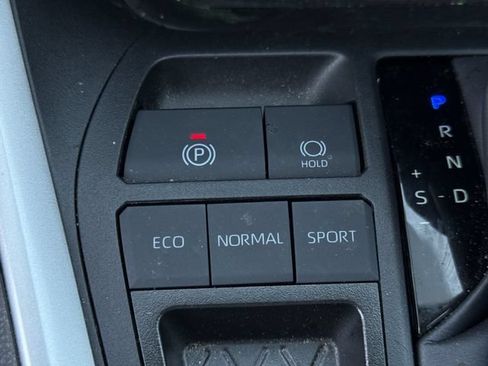 Used 2024 Toyota RAV4 XLE Premium FWD image 20