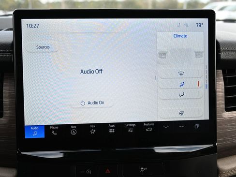 Used 2023 Ford Expedition Limited image 12