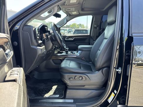 Used 2023 Chevrolet Silverado 1500 LT Trail Boss w/ LT Trail Boss Premium Package image 16