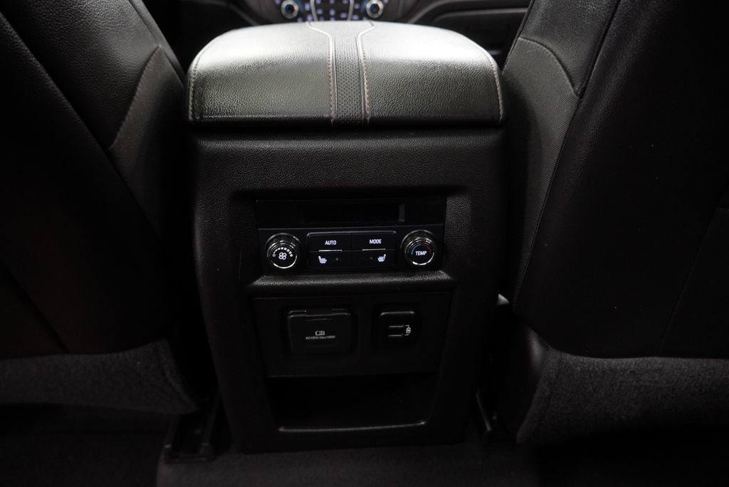 Used 2018 Chevrolet Traverse Premier w/ Redline Edition AWD/4WD image 18