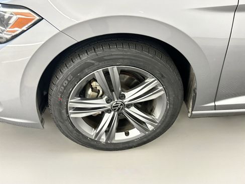 Used 2024 Volkswagen Jetta SE image 11
