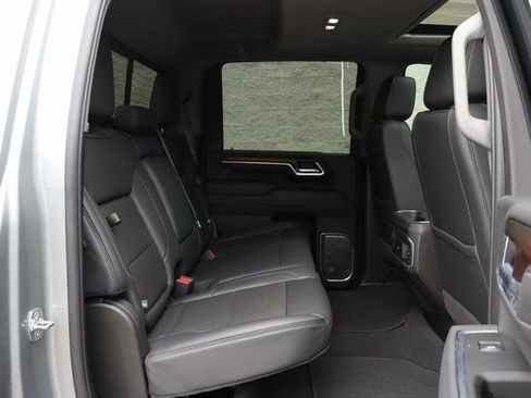 Used 2025 GMC Sierra 3500 Denali w/ Denali Reserve Package image 39