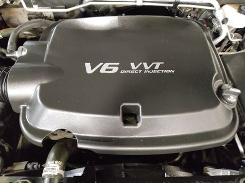 Used 2019 Chevrolet Colorado LT RWD image 30
