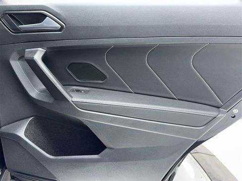 Used 2023 Volkswagen Tiguan SEL R-Line image 51