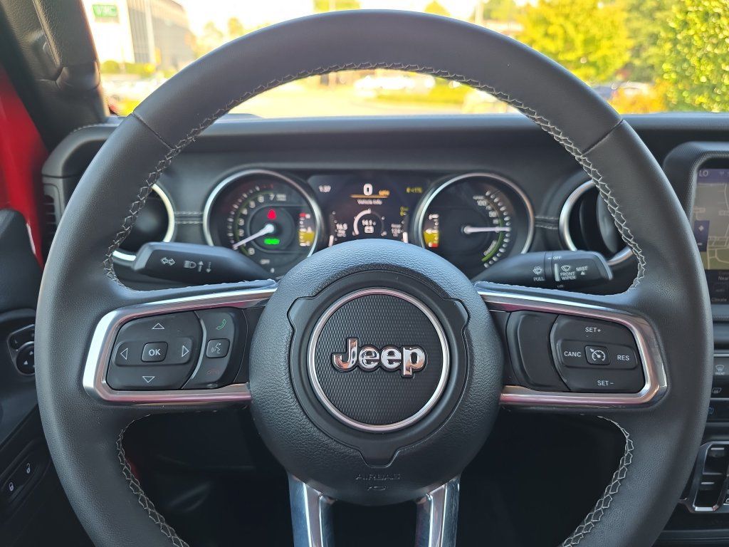 Used 2023 Jeep Wrangler Unlimited Sahara AWD/4WD image 18