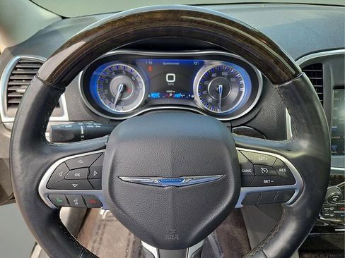Used 2016 Chrysler 300 C image 20