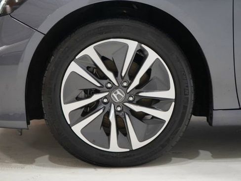 Used 2020 Honda Accord Touring image 12