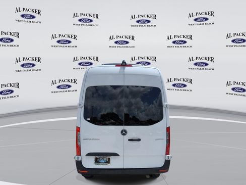 Used 2019 Mercedes-Benz Sprinter 2500 image 4