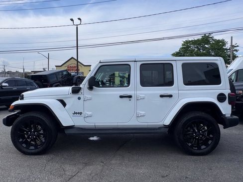 Certified 2025 Jeep Wrangler Unlimited Sahara AWD/4WD image 4