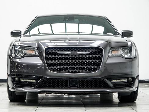 Used 2023 Chrysler 300 S w/ Comfort Group RWD image 8