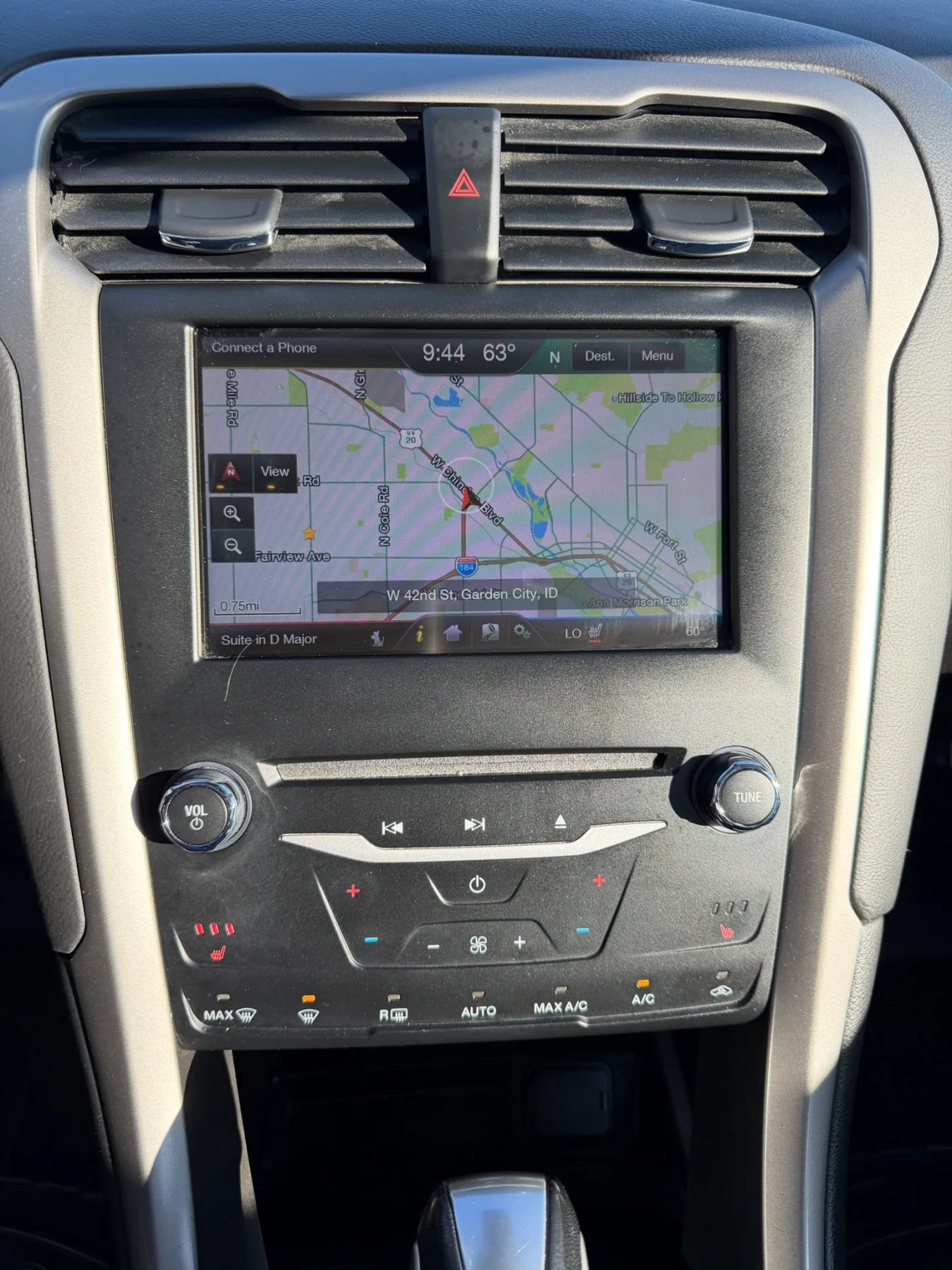 Used 2013 Ford Fusion SE FWD image 23