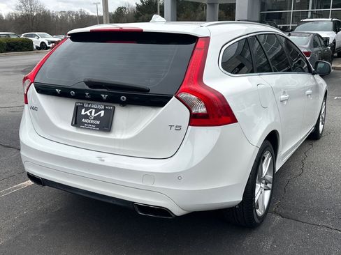 Used 2015 Volvo V60 T5 Premier image 3