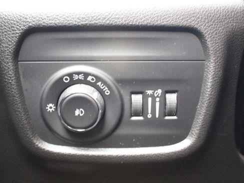 Certified 2021 Jeep Grand Cherokee L Limited image 24