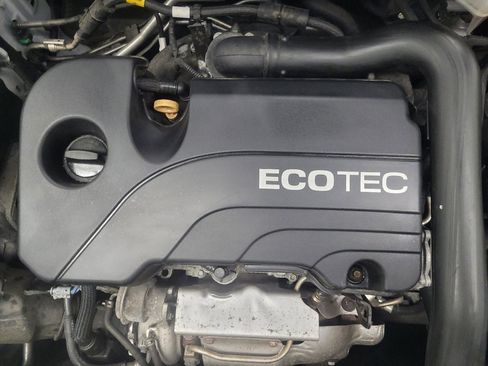 Used 2020 Chevrolet Equinox LT w/ Driver Convenience Package image 30