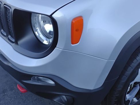 Used 2021 Jeep Renegade Trailhawk image 8