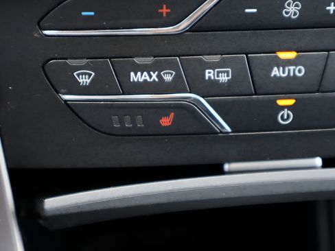 Used 2018 Ford Edge SEL w/ Equipment Group 201A AWD/4WD image 27