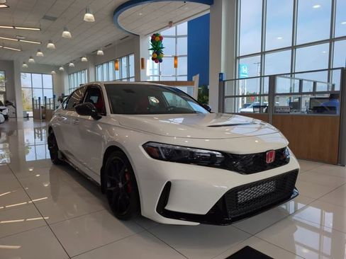 Used 2024 Honda Civic Type R image 8