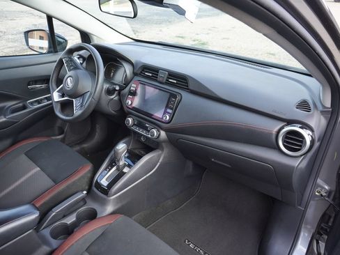 Used 2024 Nissan Versa SR FWD image 8