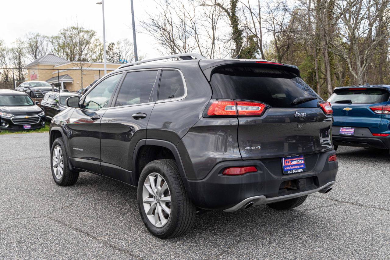 Used 2014 Jeep Cherokee Limited w/ Luxury Group AWD/4WD image 4