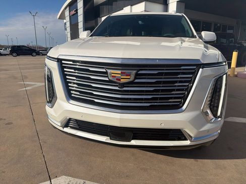 Used 2025 Cadillac Escalade Premium Luxury Platinum w/ LPO, Floor Liner Package image 8