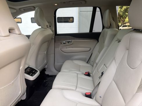 Certified 2023 Volvo XC90 B6 Plus w/ Protection Package Premier AWD/4WD image 18