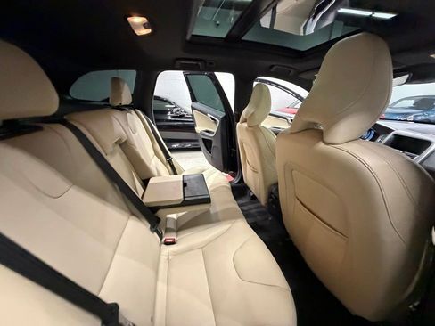 Used 2016 Volvo XC60 T5 Platinum FWD image 24