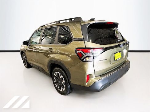 Used 2026 Subaru Forester Premium AWD/4WD image 7