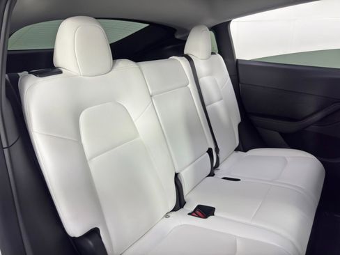 Used 2023 Tesla Model Y Long Range image 39