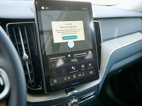 New 2026 Volvo XC60 B5 Plus w/ Protection Package Premier image 16